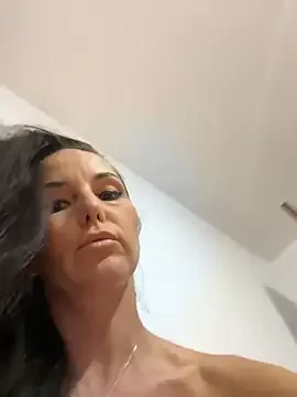 Mia--meow – webcam model profile photo Image 15