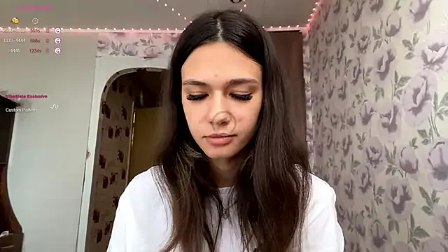 PlayfulShyEmma Image 2