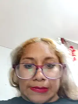 _Alicee_1 – webcam model profile photo Image 11