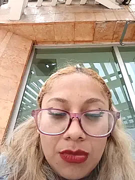 _Alicee_1 – webcam model profile photo Image 13