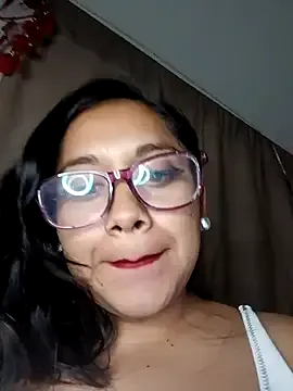 _Alicee_1 – webcam model profile photo Image 3