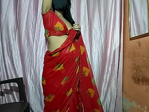 roouse – webcam model profile photo Image 4