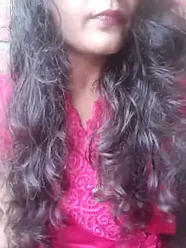 roouse – webcam model profile photo Image 5