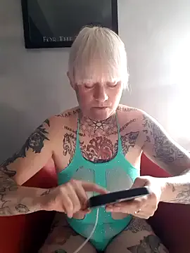 PumaShyXD – webcam model profile photo Image 11