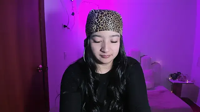 LilaSolace – webcam model profile photo Image 2