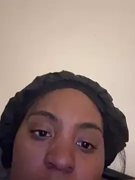 zui_lu – webcam model profile photo Image 3