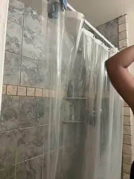 zui_lu – webcam model profile photo Image 6