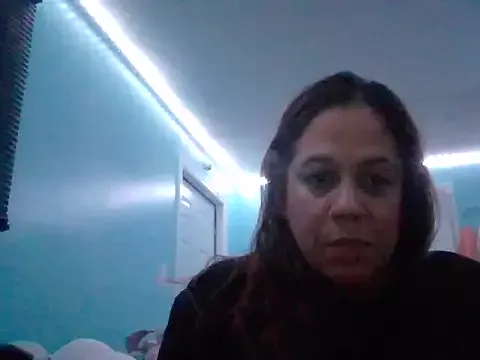 roouse – webcam model profile photo Image 9