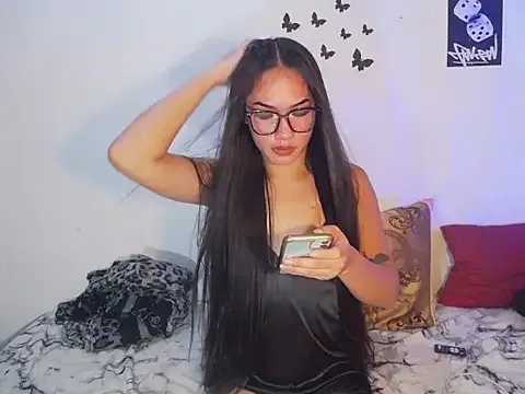 Sofiyaa_39 – webcam model profile photo Image 8