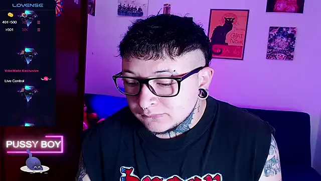 roouse – webcam model profile photo Image 11