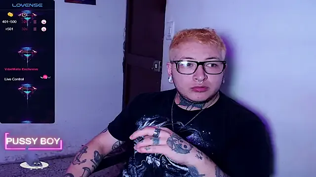 roouse – webcam model profile photo Image 3