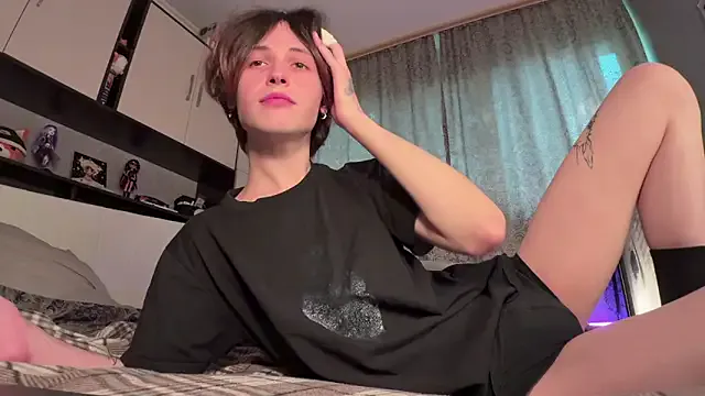 hina_porn – webcam model profile photo Image 5