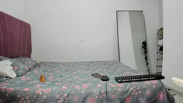 Mia--meow – webcam model profile photo Image 4