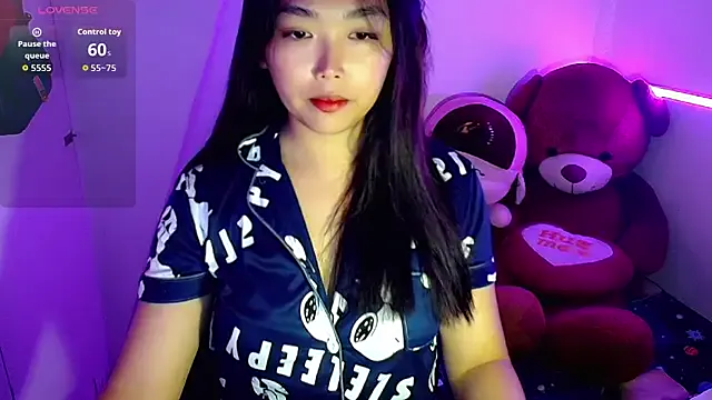  – webcam model profile photo Image 5