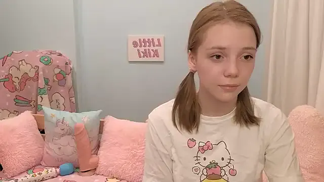 hina_porn – webcam model profile photo Image 6