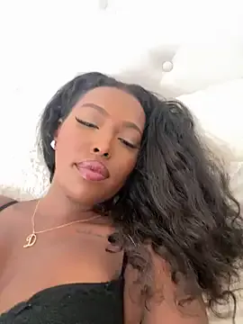 Awesomelusty – webcam model profile photo Image 10