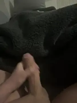 Awesomelusty – webcam model profile photo Image 2