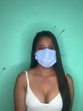 zui_lu – webcam model profile photo Image 10