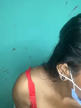 zui_lu – webcam model profile photo Image 13