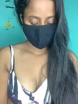 zui_lu – webcam model profile photo Image 17