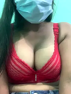 zui_lu – webcam model profile photo Image 3