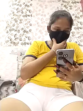 JulietKalen – webcam model profile photo Image 2