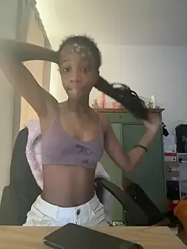 Megu_Melon – webcam model profile photo Image 6