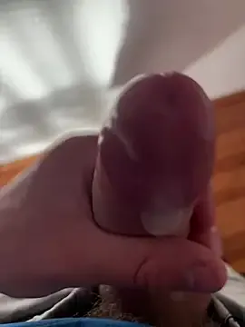 roouse – webcam model profile photo Image 2