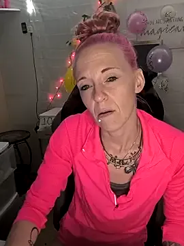 zui_lu – webcam model profile photo Image 8