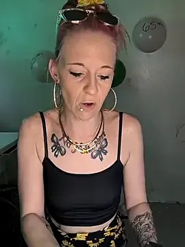 zui_lu – webcam model profile photo Image 9