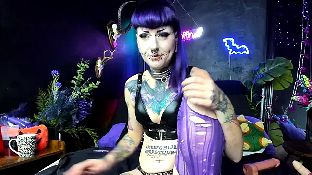 RollDolls – webcam model profile photo Image 4