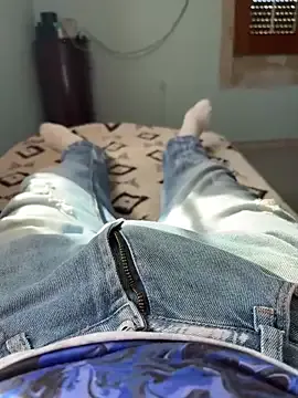 roouse – webcam model profile photo Image 4