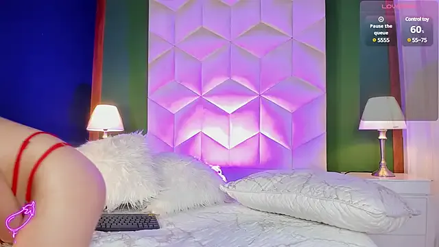 queen__violet Image 12