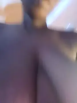 roouse – webcam model profile photo Image 11