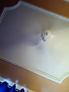 roouse – webcam model profile photo Image 8