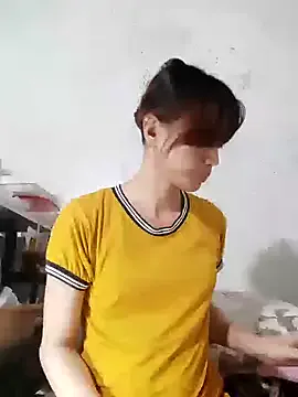 Emily_brown04 – webcam model profile photo Image 4