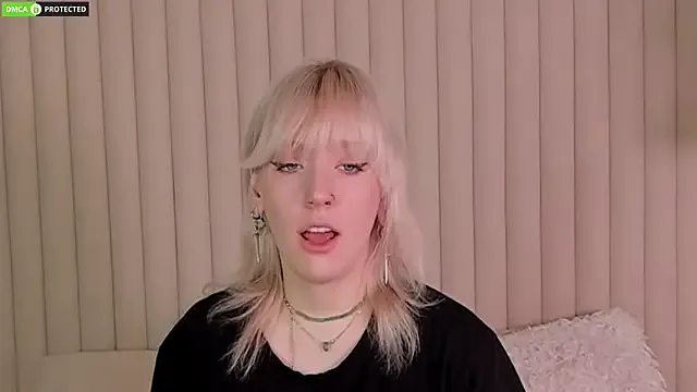 roouse – webcam model profile photo Image 14