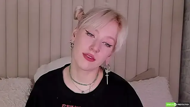 roouse – webcam model profile photo Image 15