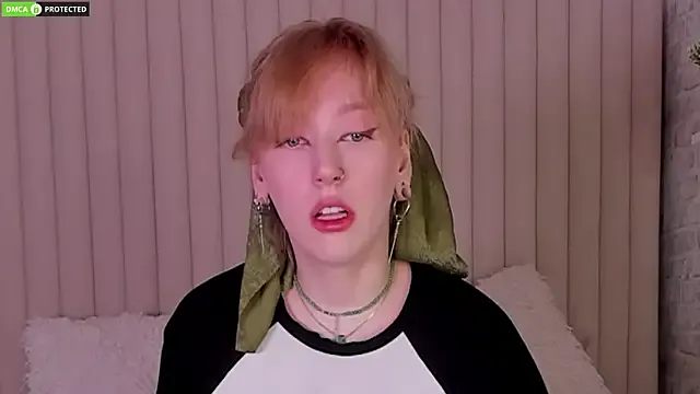 roouse – webcam model profile photo Image 19