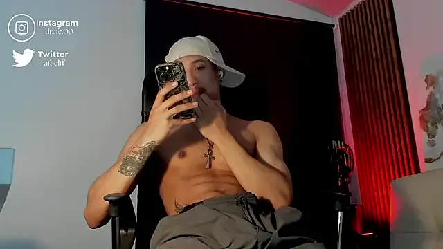 LongDongSilver300 – webcam model profile photo Image 16