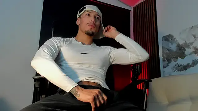 LongDongSilver300 – webcam model profile photo Image 7