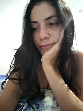 zui_lu – webcam model profile photo Image 8