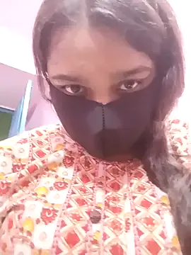 Yui-Ch – webcam model profile photo Image 3