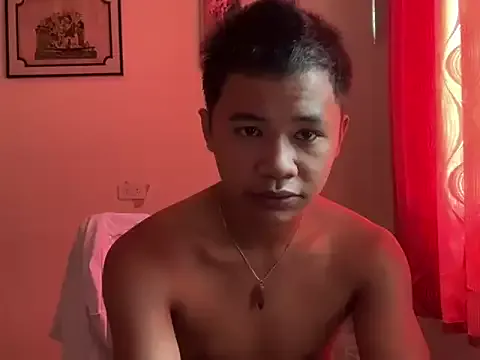 roouse – webcam model profile photo Image 2