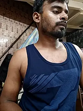 roouse – webcam model profile photo Image 9