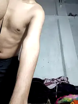 R-bonbon – webcam model profile photo Image 6