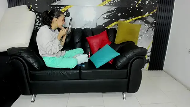 Blasian_Sex98 – webcam model profile photo Image 18