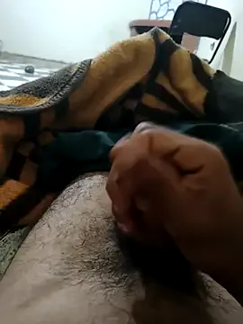 roouse – webcam model profile photo Image 3