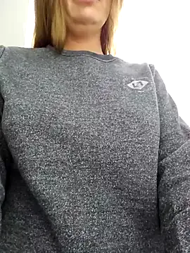 roouse – webcam model profile photo Image 7