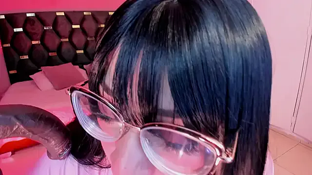 emma05 – webcam model profile photo Image 18